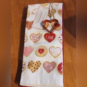 Cupcakes and Cashmere Cookie Hearts Pattern Kitchen Dish Towel Set (3 Towels)